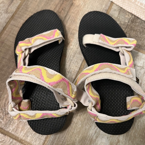 Teva Original Universal Tye Dye Sorbet Pink Sandals - Picture 3 of 5
